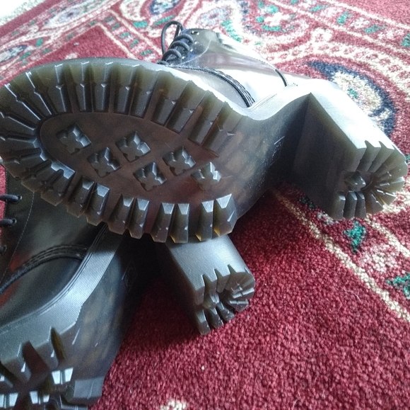 Dr Martens - Picture 6 of 7